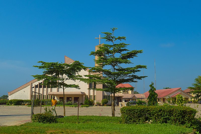 File:All Saints Chapel, University of Benin, Edo State (side view).jpg