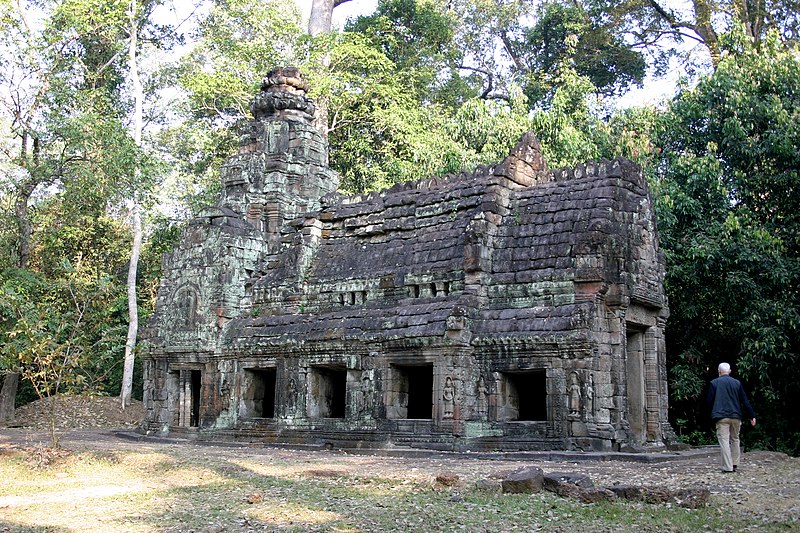 File:Angkor-Preah Khan-24-Bibiothek-2007-gje.jpg