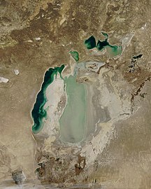 2003 წლის ნოემბერი: წყლის დიდი რაოდენობა აღმოსავლეთ არალის ზღვაში აოორთქლდა