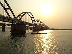 Archbridgegodavari.JPG