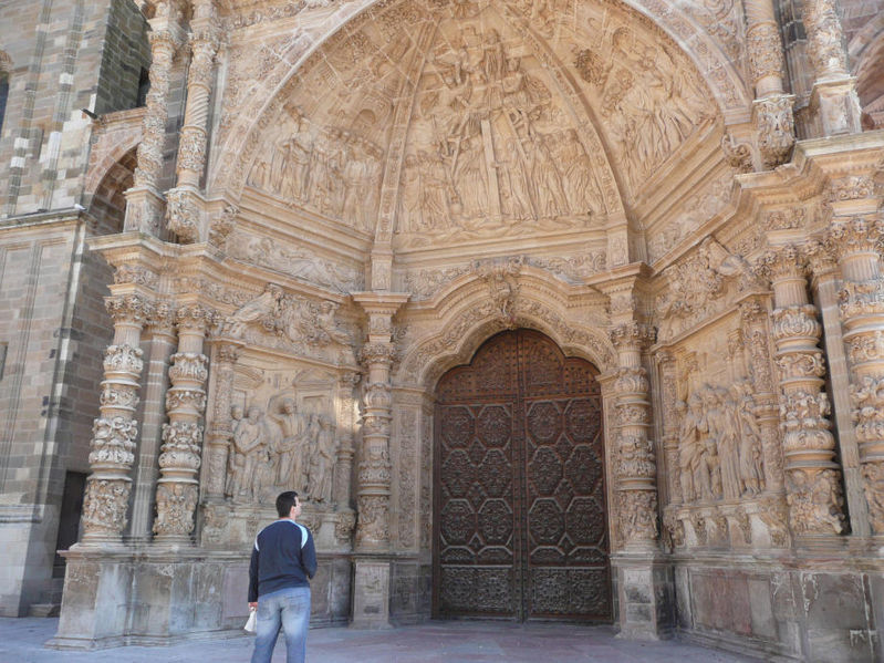 File:Astorga Kathedrale Portal verkl.jpg