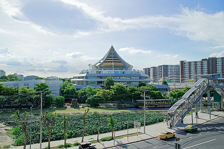 ไฟล์:BTS_Constitution_protectors_monument_-_Buddha_Wichalai.jpg