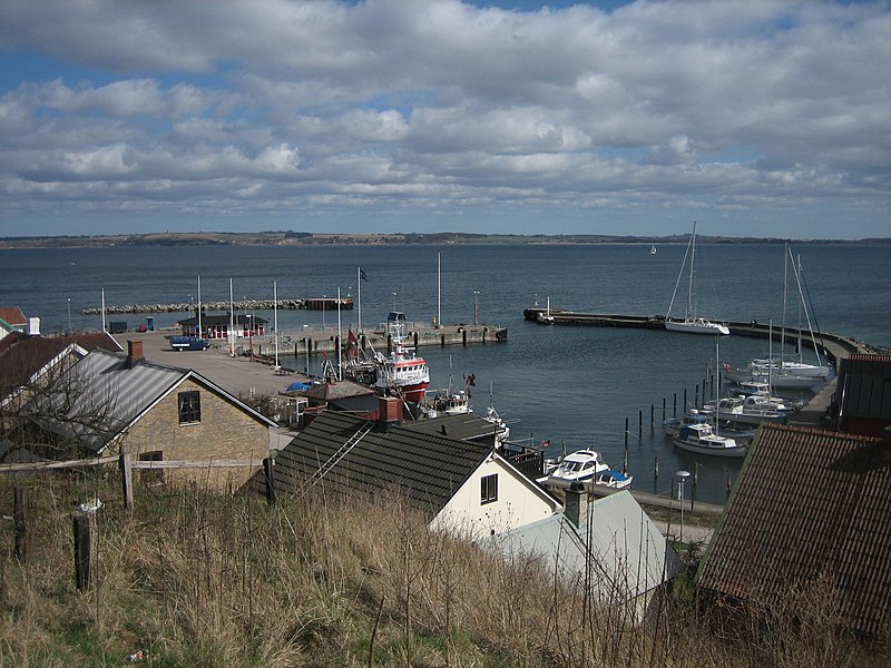 File:Backvikens Hamn pa Ven.jpg