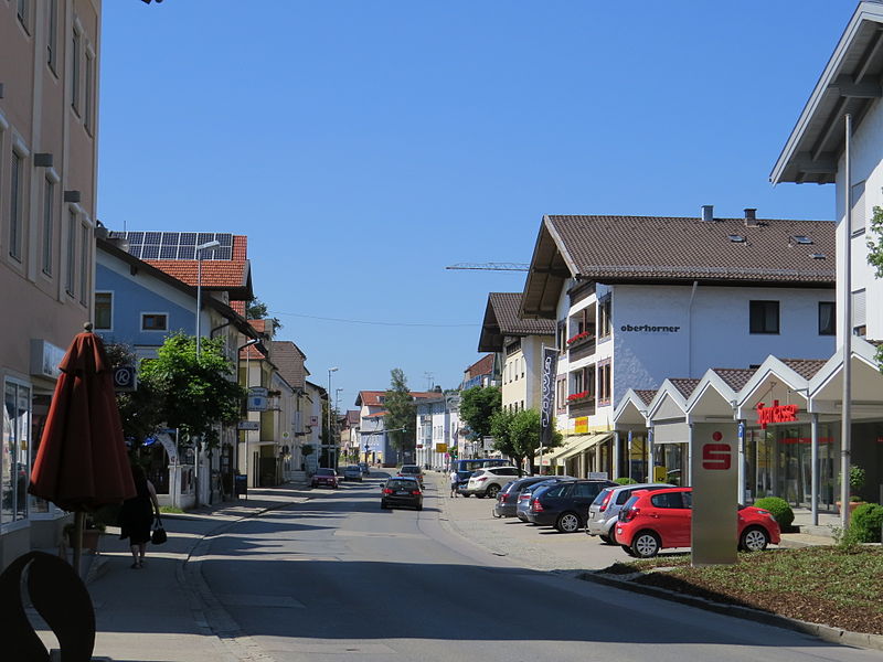 File:Bad Endorf - Bahnhofstr Ri N.JPG