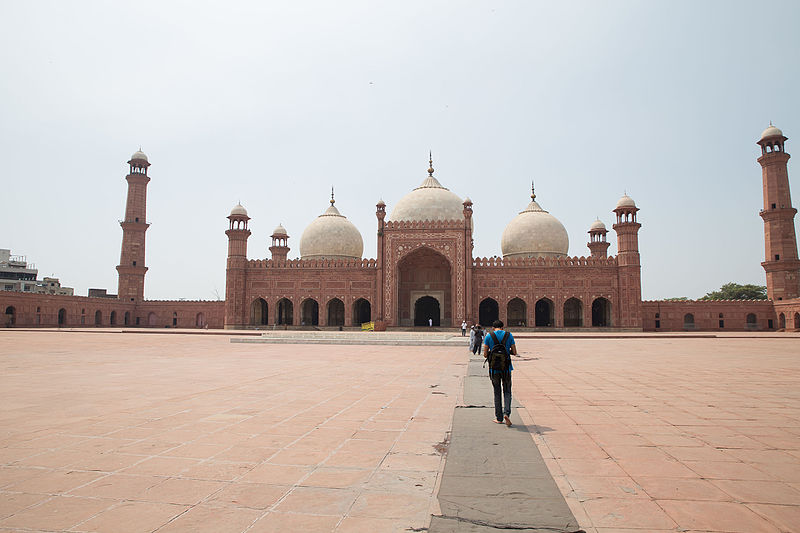 File:Badshahi Mosque on a usual day with tourists.jpg