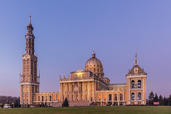 Basílica de Nuestra Señora de Licheń, Stary Licheń, Polonia, 2016-12-21, DD 33-35 HDR.jpg