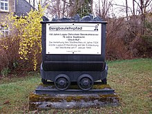 Bergbaudenkmal beim Rathaus Lugau