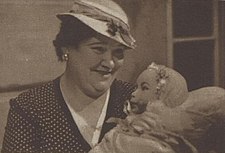 Betty Kysilková ve velké taškařici „Peníze nejsou všechno“, 1933
