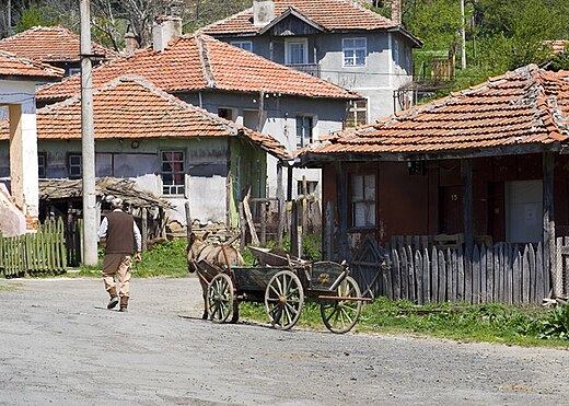 Het straatbeeld in Bjala Voda, een dorp in het oosten van Bulgarije.