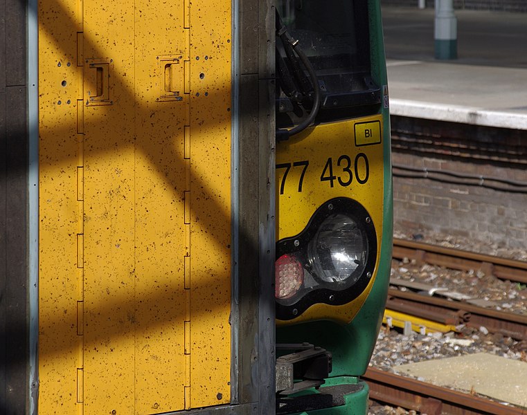 File:Bognor Regis railway station MMB 02 377430.jpg