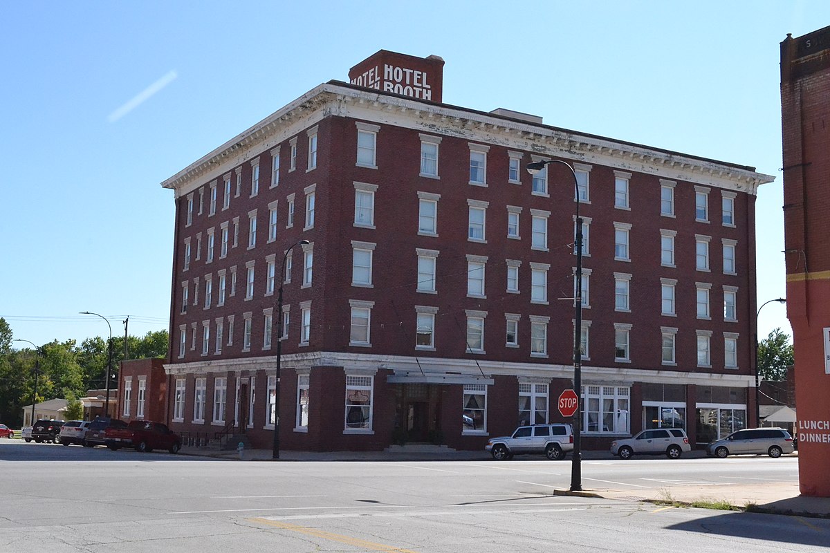 Booth Theatre in Independence, KS - Cinema Treasures