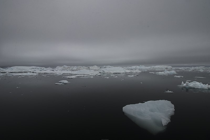 File:Buiobuione - Artic Scenic view of Greenland icebergs in Baffin Bay in Disko Bay 14.jpg