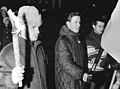 IV. Mitropa-Pokal-Rennen 1965: Klaus Bonsack (links) entzündet die Flamme bei der Eröffnungsfeier