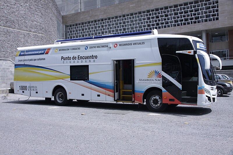 File:Bus Interactivo de la Asamblea Nacional (8190309551).jpg