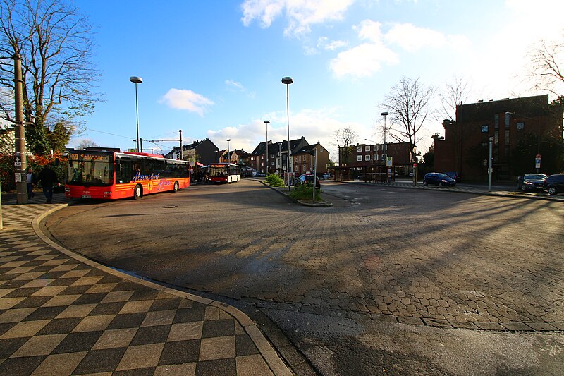 File:Busbahnhof-Ratingen-Mitte-004.JPG