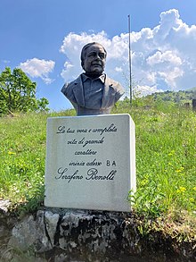 Monumento dedicato a Serafino Benolli