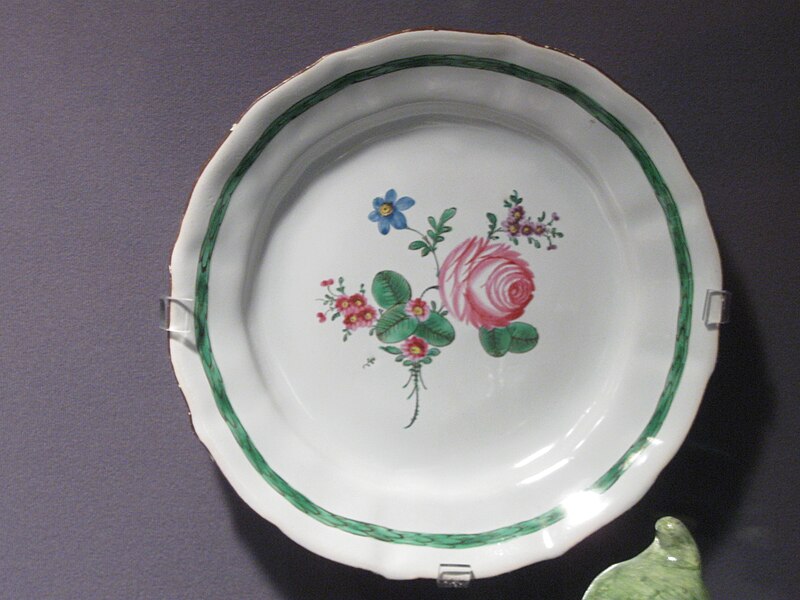 File:C.1800 AD German porcelain.jpg