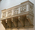 Ricostruzione ottocentesca della Cantoria di Luca della Robbia con calchi dei rilievi originali