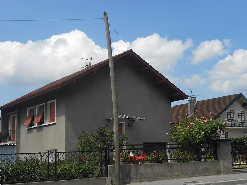 File:Casas em Annemasse (2).jpg