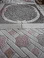 Pavimentazione della scuderia settecentesca. Stone floor of the 18th century stable.