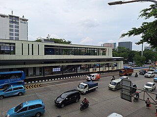 <span class="mw-page-title-main">Cawang Sentral (Transjakarta)</span> Bus rapid transit station in Jakarta, Indonesia