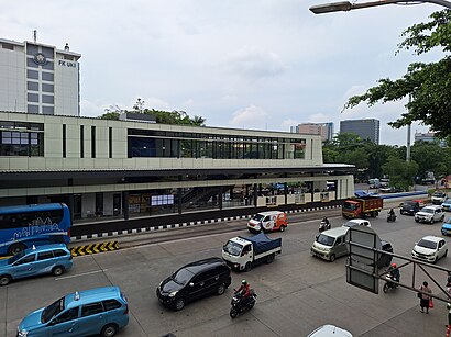 How to get to Halte TransJakarta Cawang UKI with public transit - About the place