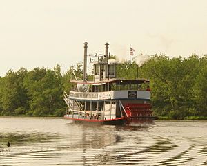 Chautauqua Belle steaming down the Chadakoin River, June 2008 Chautauqua Belle on the Chadakoin River.jpg