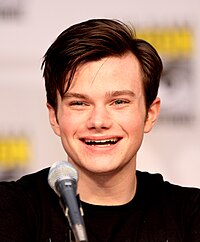 Chris Colfer interprète le rôle de Kurt Hummel.