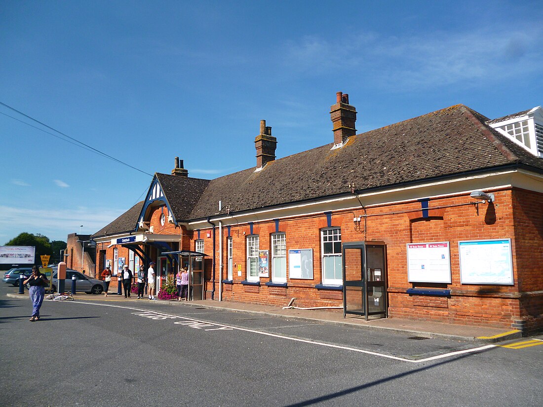 Christchurch railway station (England)