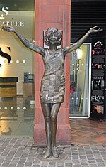 Thumbnail for File:Cilla Black statue, Mathew Street 2019.jpg