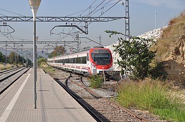 Español: Un automotor eléctrico Civia de Renfe Operadora ha bajado desde la factoría Alstom de Santa Perpètua de Mogoda a la estación de Mollet-Santa Rosa por el ramal ferroviario que las comunica.