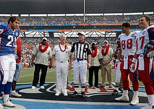Pre-game coin toss Coin toss at 2008 Pro Bowl 080210-N-4965F-004.jpg