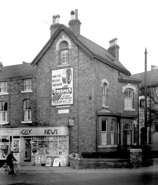 File:Corner of Mount Street and Leeds Road, Harrogate, 1955 - geograph.org.uk - 488382.jpg