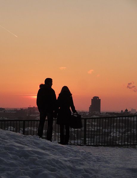 File:Couple at sunset in Vilnius (8178264458).jpg
