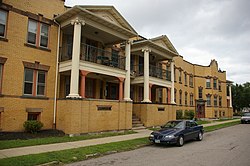 Crawford-Tilden Apartments Кливленд Огайо.jpg
