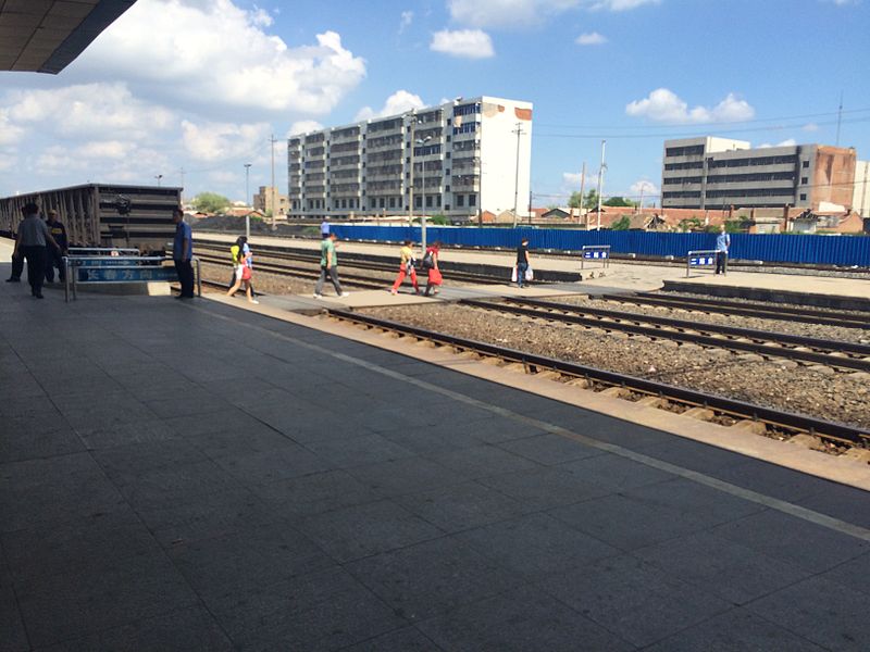 File:Crossing at jiutai station.JPG