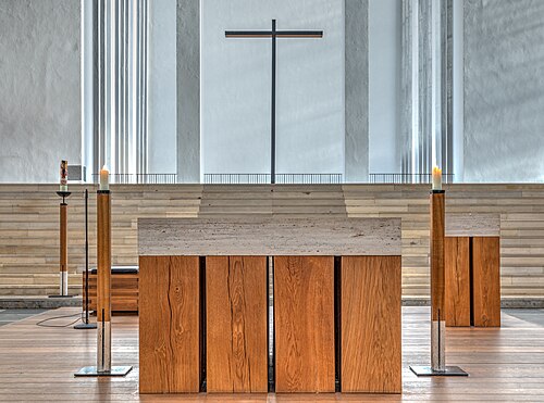 Dülmen, Heilig-Kreuz-Kirche, Altar -- 2019 -- 3113-7.jpg