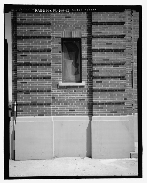 File:DETAIL OF LOOKOUT TOWER AT SOUTHEAST CORNER FACING NORTHEAST. - U.S. Naval Air Station, Aircraft Hangar, Radford Boulevard, Pensacola, Escambia County, FL HABS FL-501-13.tif