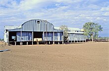 Darr River Downs woolshed (1998) .jpg