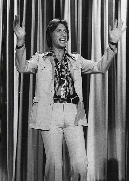 File:David Brenner 1976.jpg