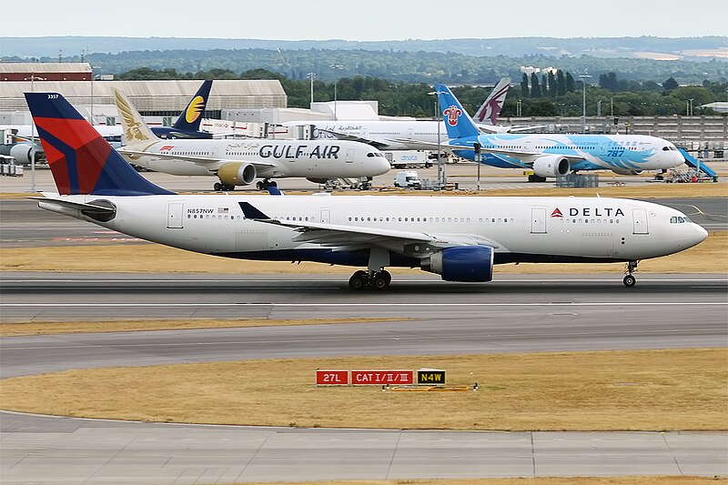 File:Delta Air Lines, N857NW, Airbus A330-223 (29467910097).jpg