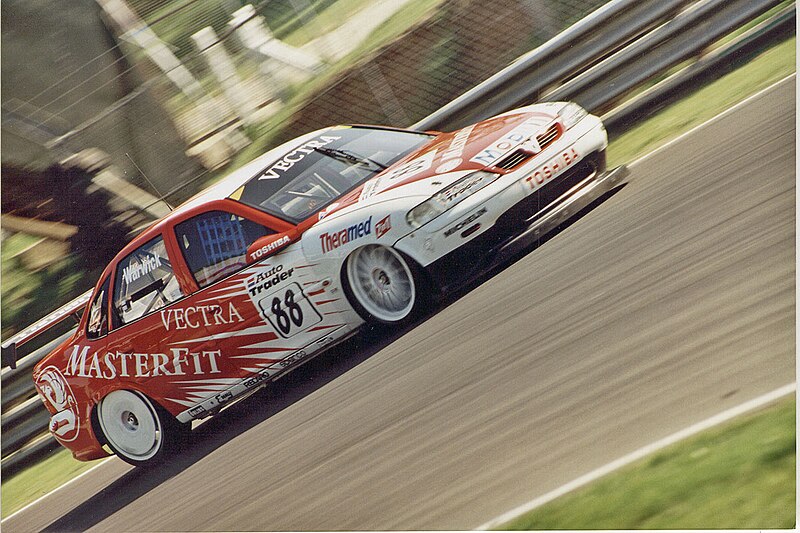 File:Derek Warwick 1998 BTCC.jpg