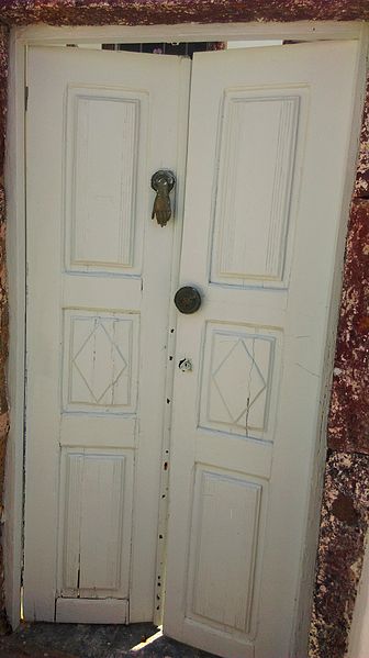 File:Door on Santorini by TM.jpg