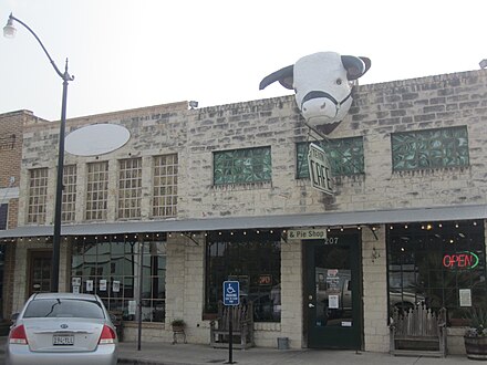 Downtown Hutto, TX (2011) IMG 3047.JPG