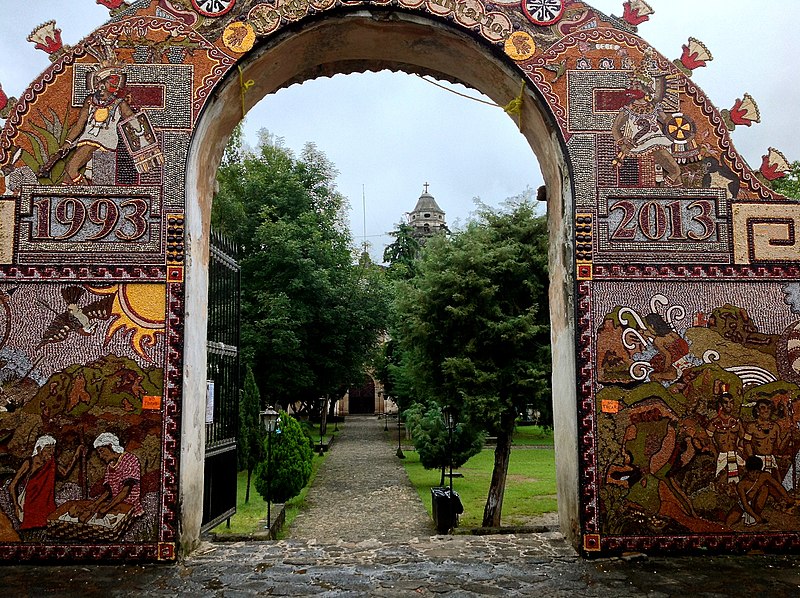 File:Entrada a Templo y Antiguo Convento de la Natividad, Tepoztlan.JPG