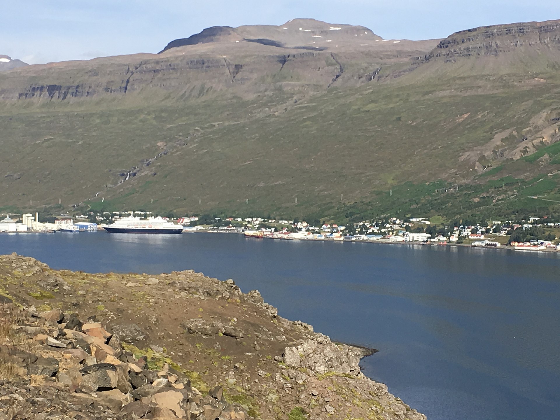 Eskifjörður with cruise ship Prinsendam at its wharf, 2017