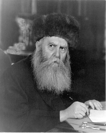Rabbi Schneersohn reached the USA on Drottningholm in March 1940