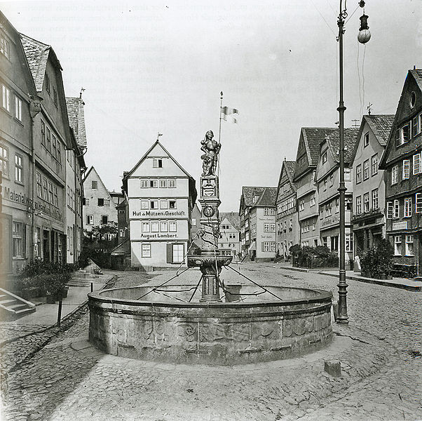 File:Fritzlar Marktplatz 81-019.jpg