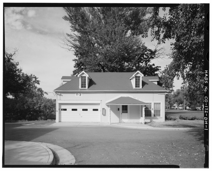 File:Front (south) - Fitzsimons General Hospital, Commanding Officer's Garage, South Hutton Circle, 300 feet West of South Hutton Street, Aurora, Adams County, CO HABS COLO,1-AUR,2DH-1.tif