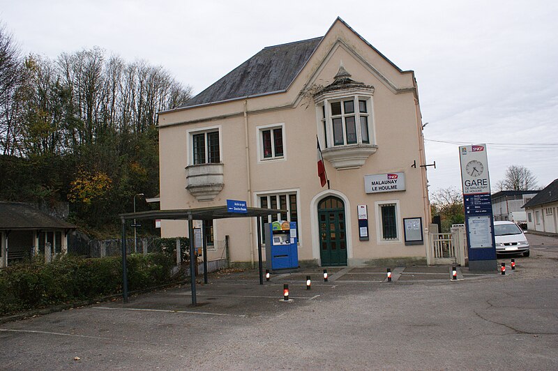 File:Gare-Malaunay-Le-Houlme-2014 03.JPG